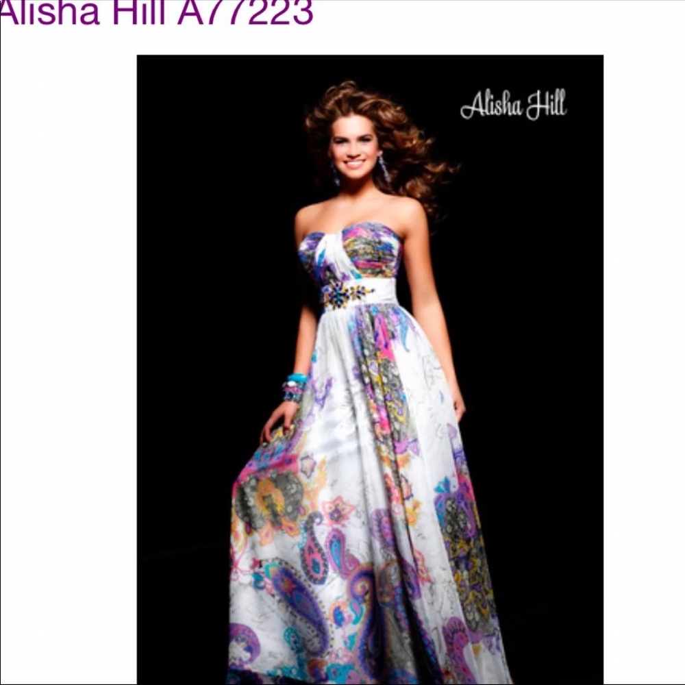 Alisha Hill Strapless Print Maxi
Sz 8
#A77223
